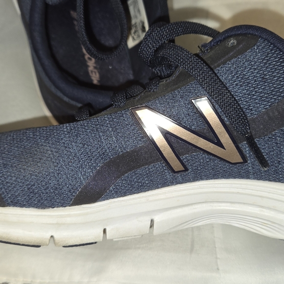 New Balance Navy shoes - Picture 3 of 4